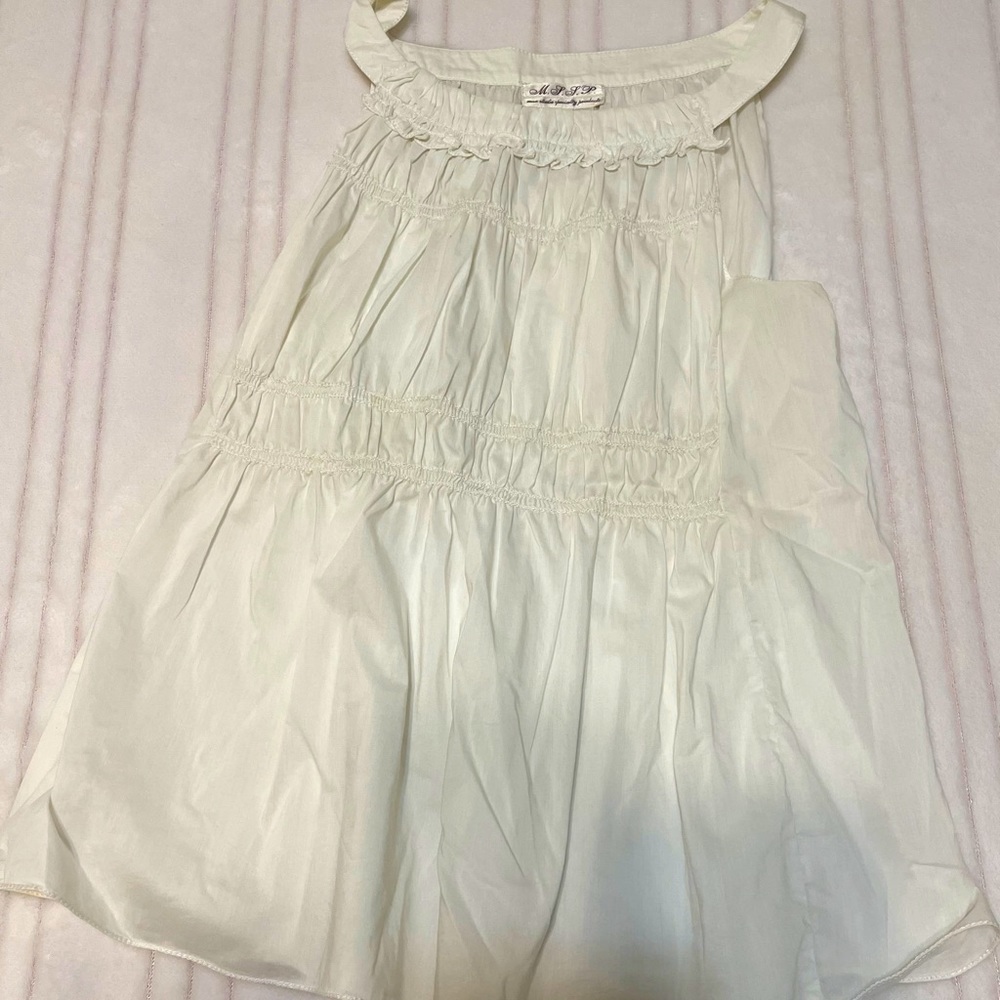 Women’s White top